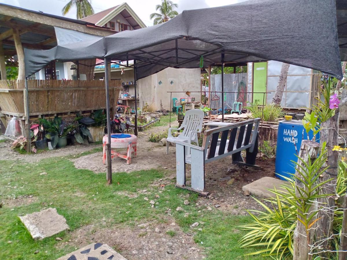 Junjals Backpackers Chalet Bohol ภายนอก รูปภาพ